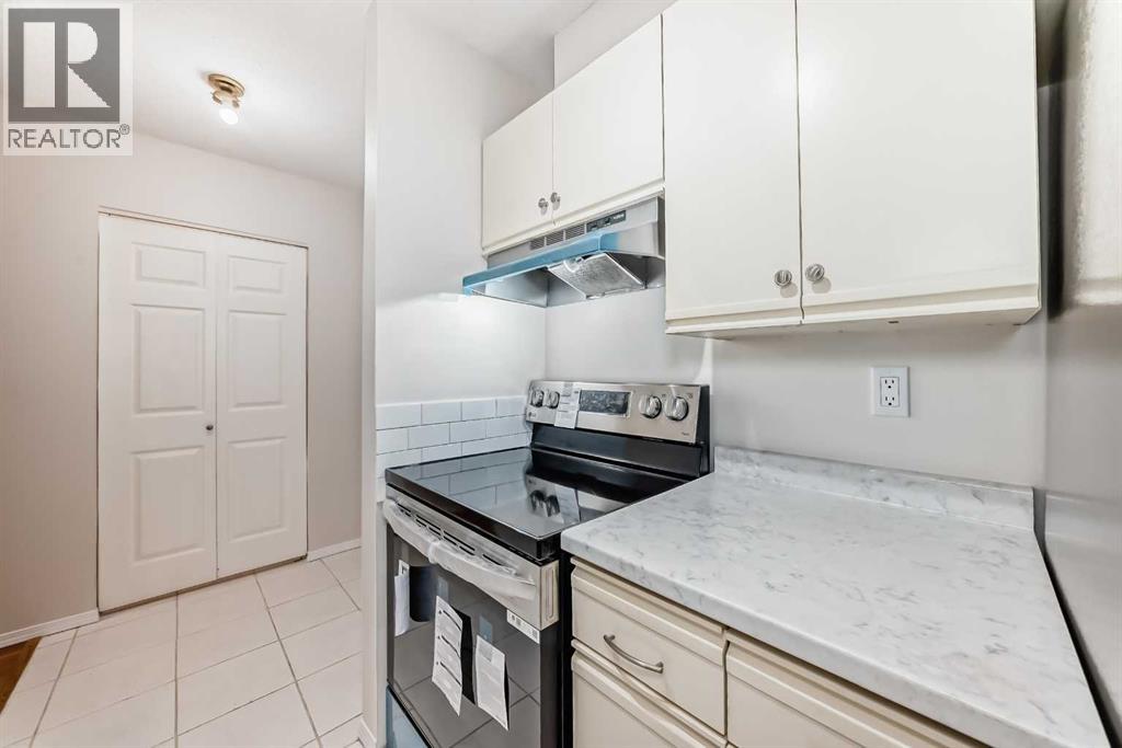 Single Family House for Sale in    Avenue SW Windsor Park Calgary 