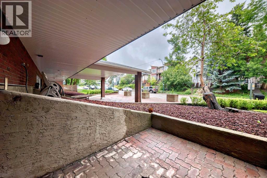 Single Family House for Sale in    Avenue SW Windsor Park Calgary 