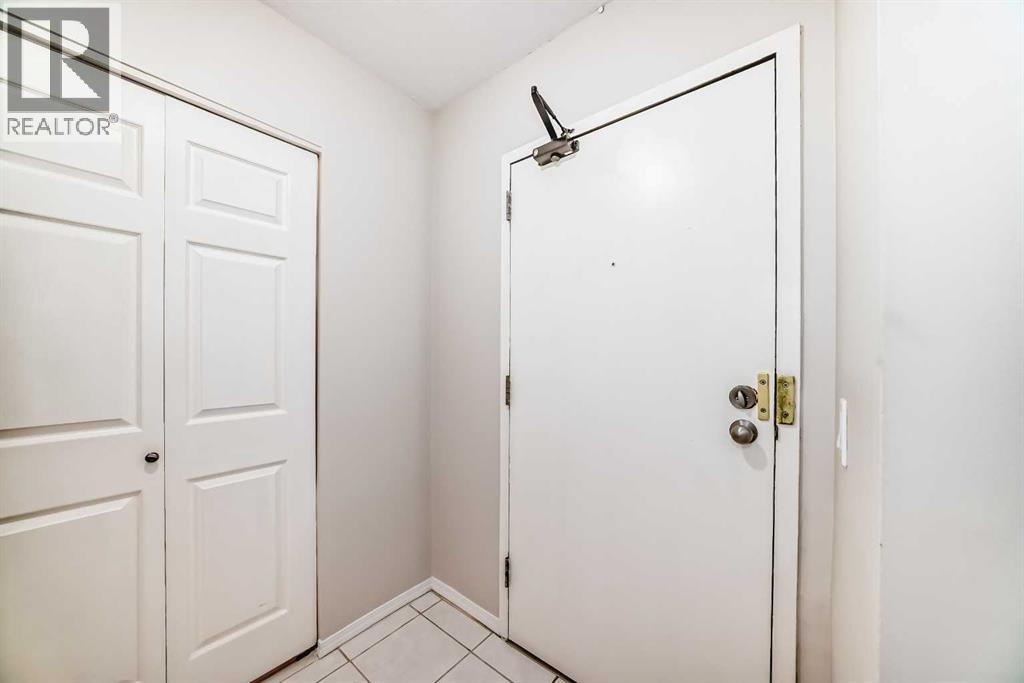 Single Family House for Sale in    Avenue SW Windsor Park Calgary 