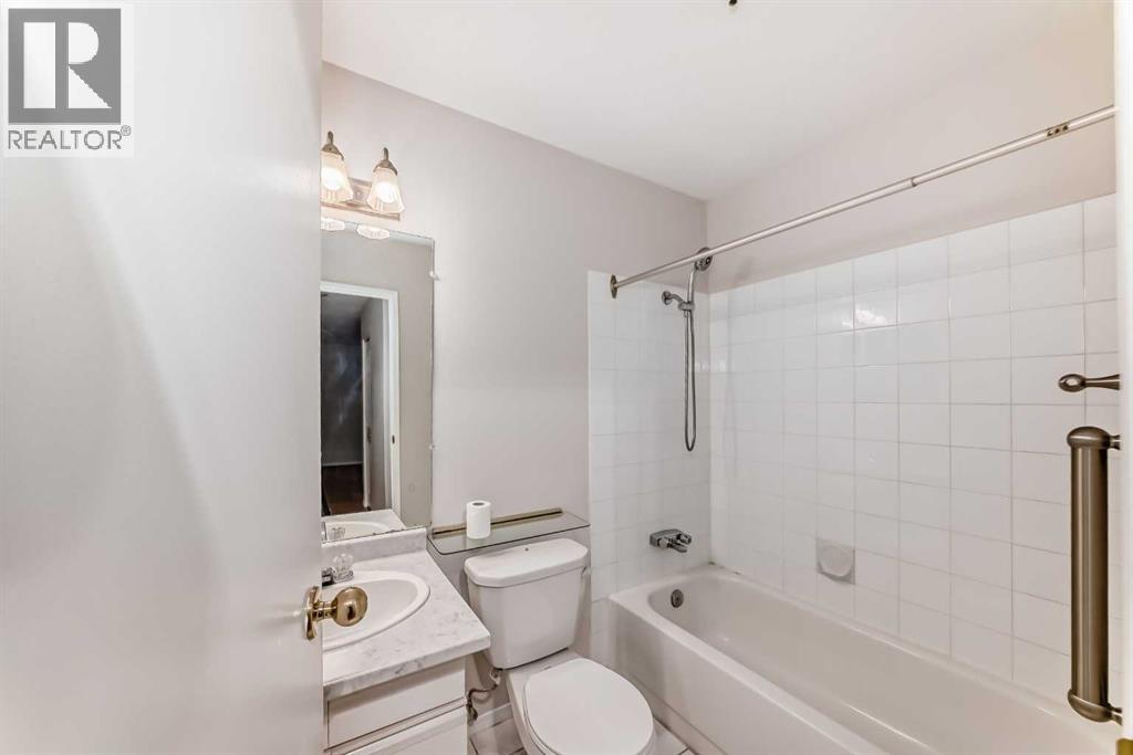 Single Family House for Sale in    Avenue SW Windsor Park Calgary 