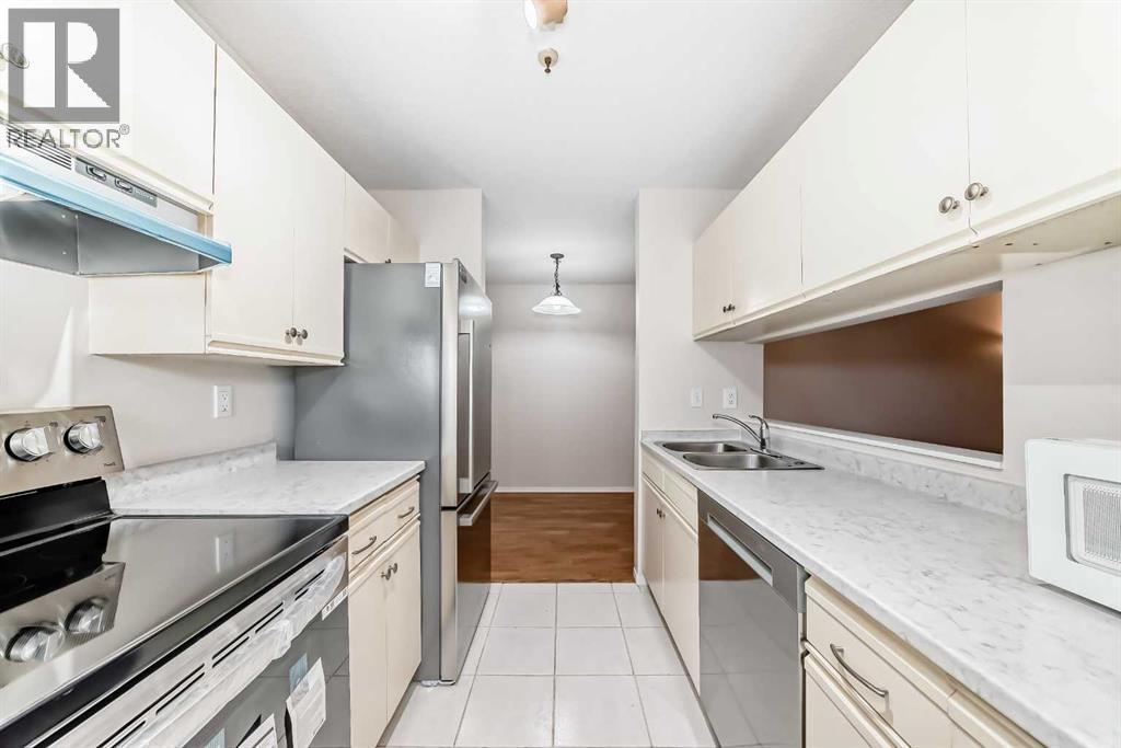Single Family House for Sale in    Avenue SW Windsor Park Calgary 