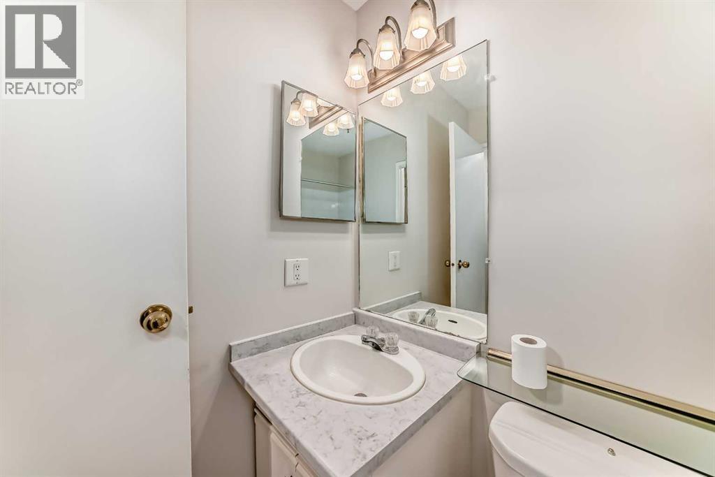 Single Family House for Sale in    Avenue SW Windsor Park Calgary 