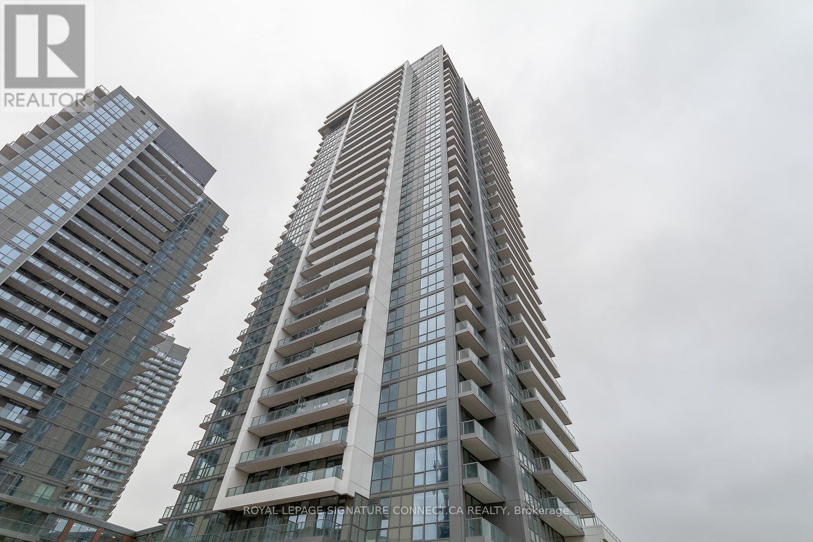 Photo 1 of 3007 32 Forest Manor Road, Toronto ON