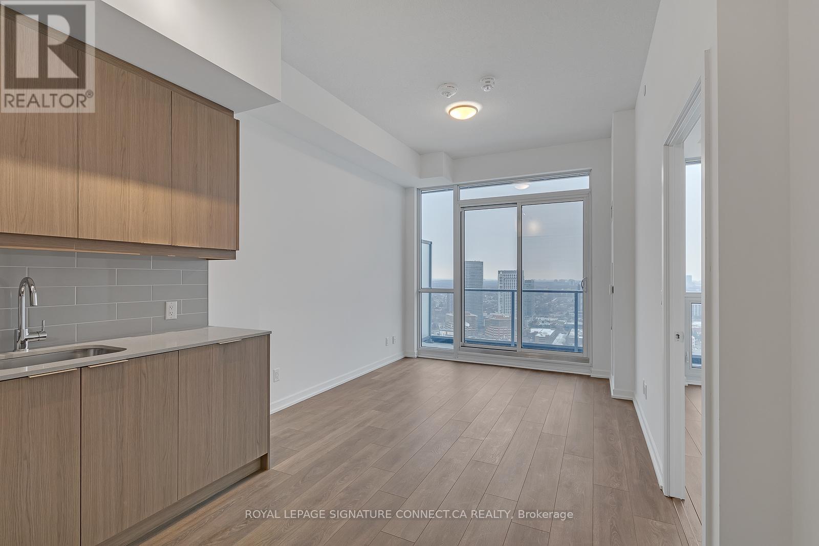Photo 10 of 3007 32 Forest Manor Road, Toronto ON