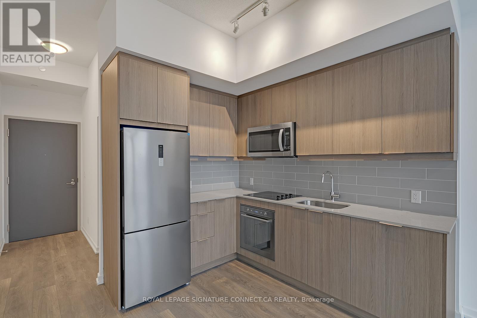 Photo 12 of 3007 32 Forest Manor Road, Toronto ON