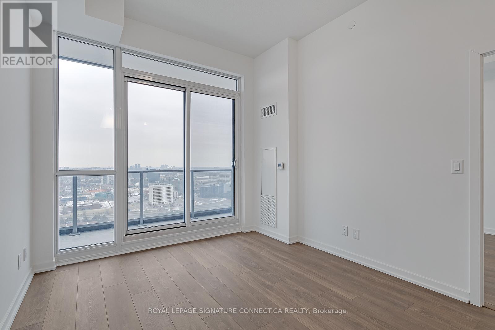 Photo 16 of 3007 32 Forest Manor Road, Toronto ON