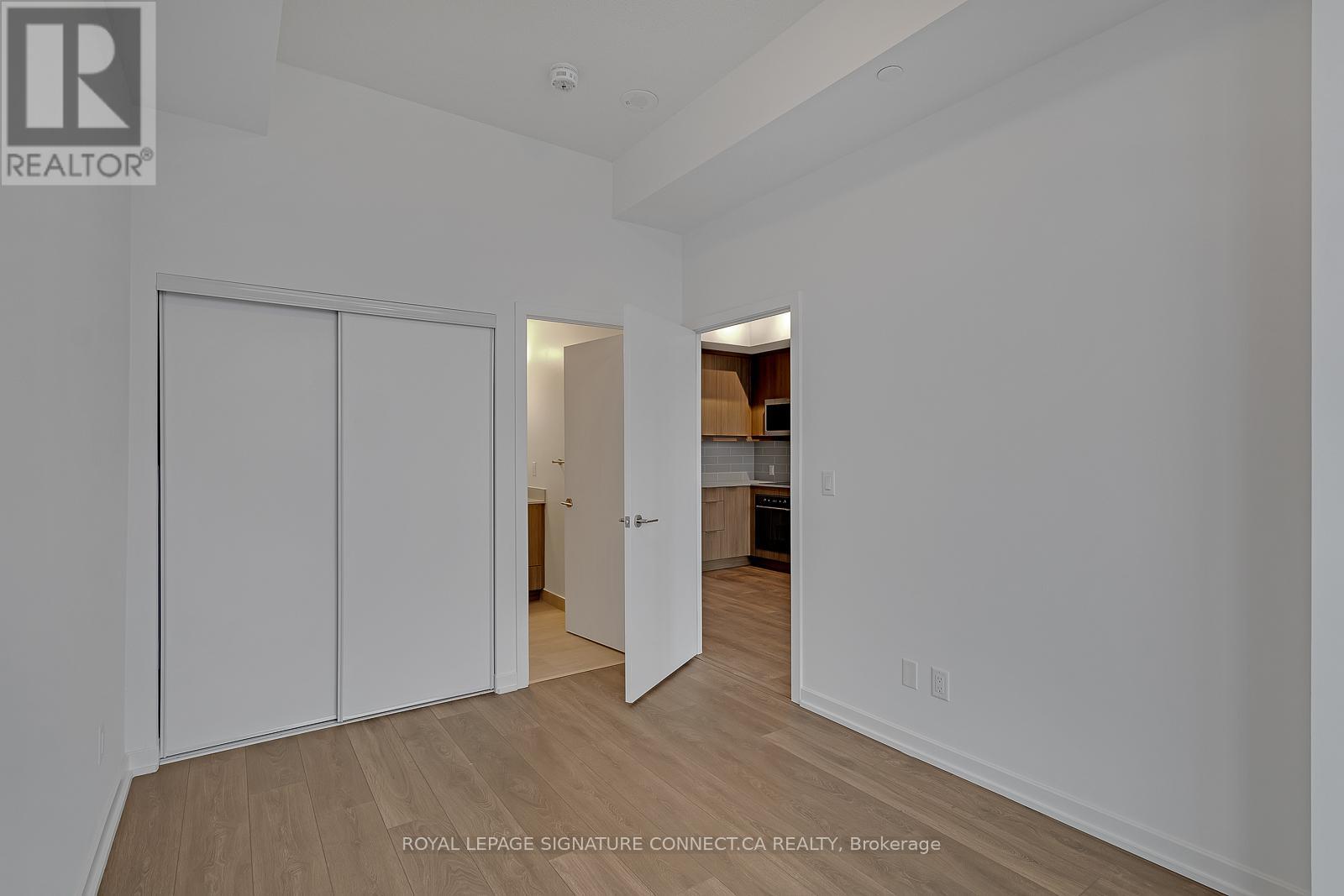 Photo 21 of 3007 32 Forest Manor Road, Toronto ON