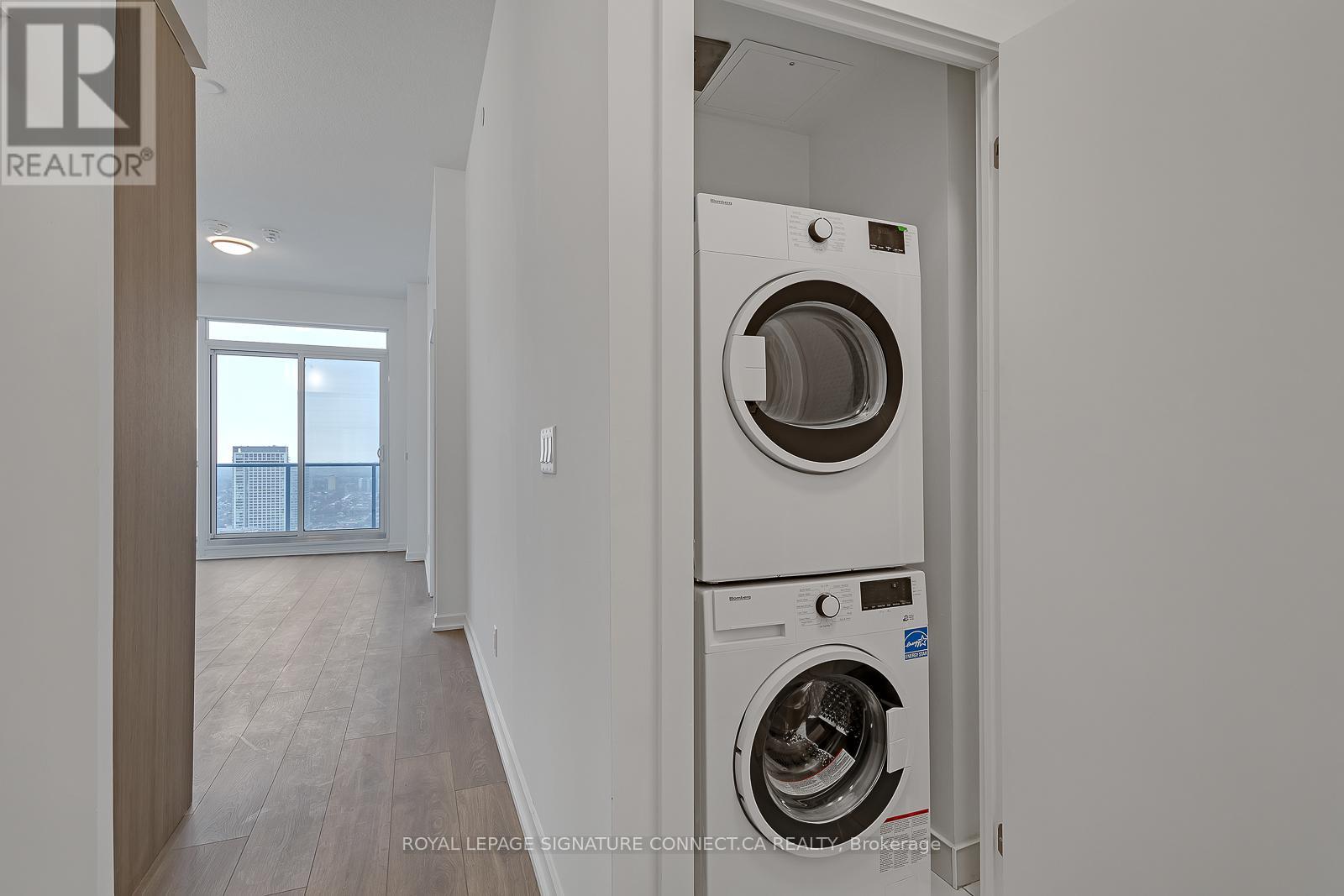 Photo 23 of 3007 32 Forest Manor Road, Toronto ON
