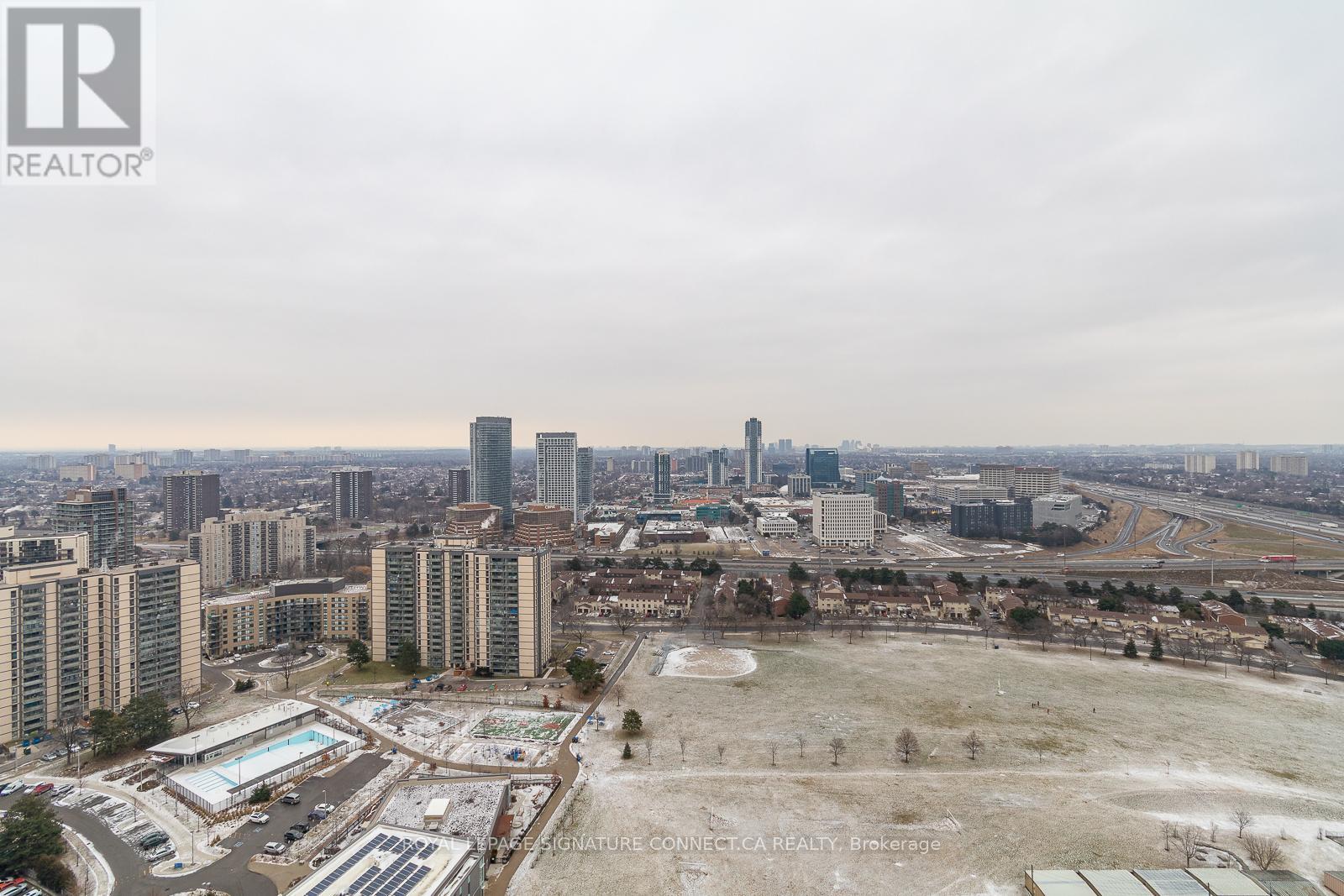 Photo 25 of 3007 32 Forest Manor Road, Toronto ON