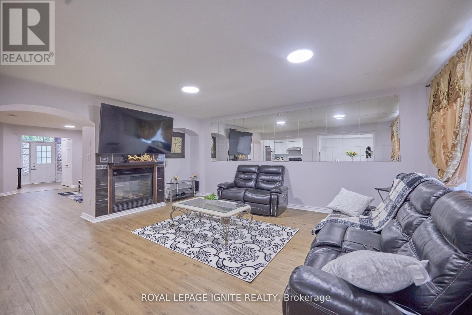 Photo 6 of 1162 Meath Drive, Oshawa ON
