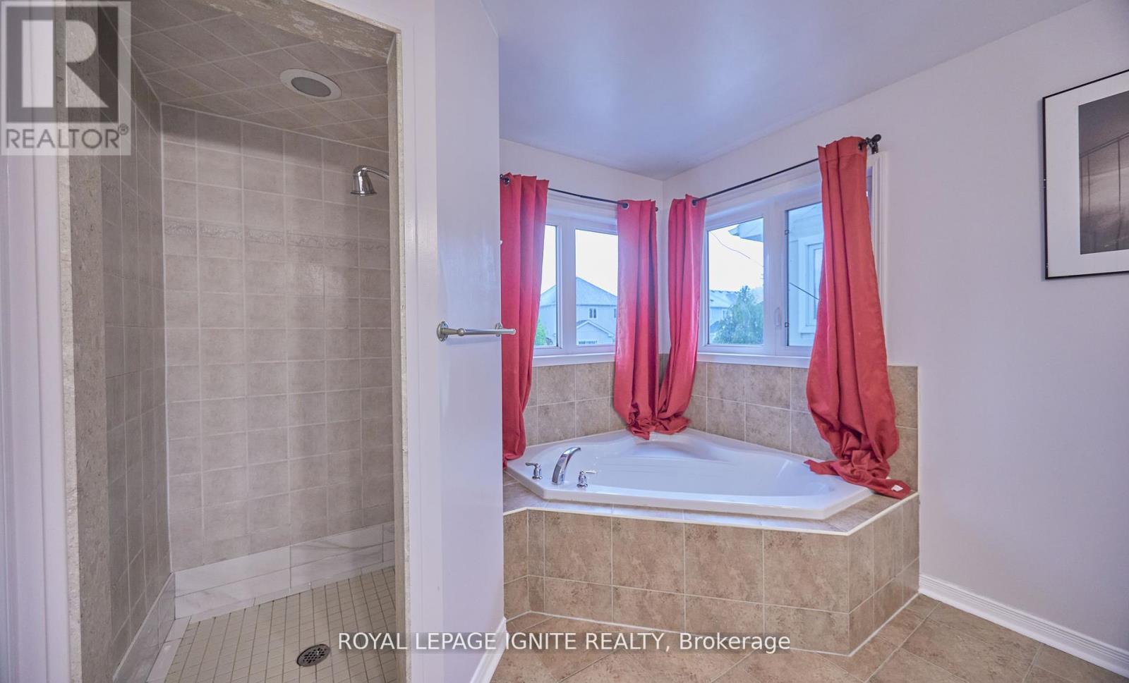 Photo 12 of 1162 Meath Drive, Oshawa ON
