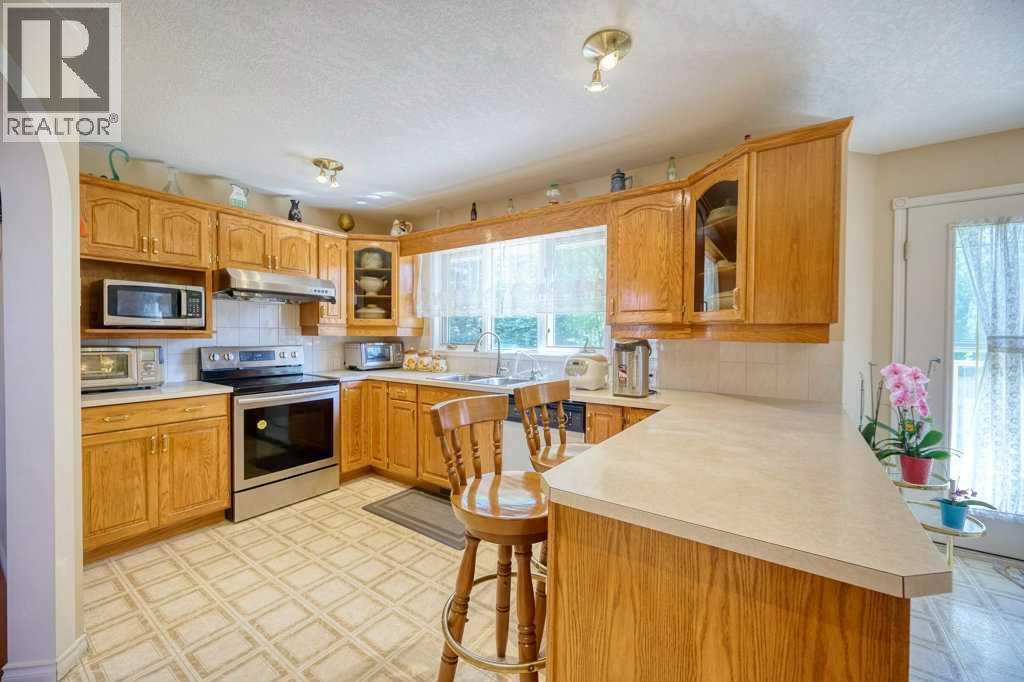 Single Family House for Sale in  Edgevalley Way NW Edgemont Calgary 