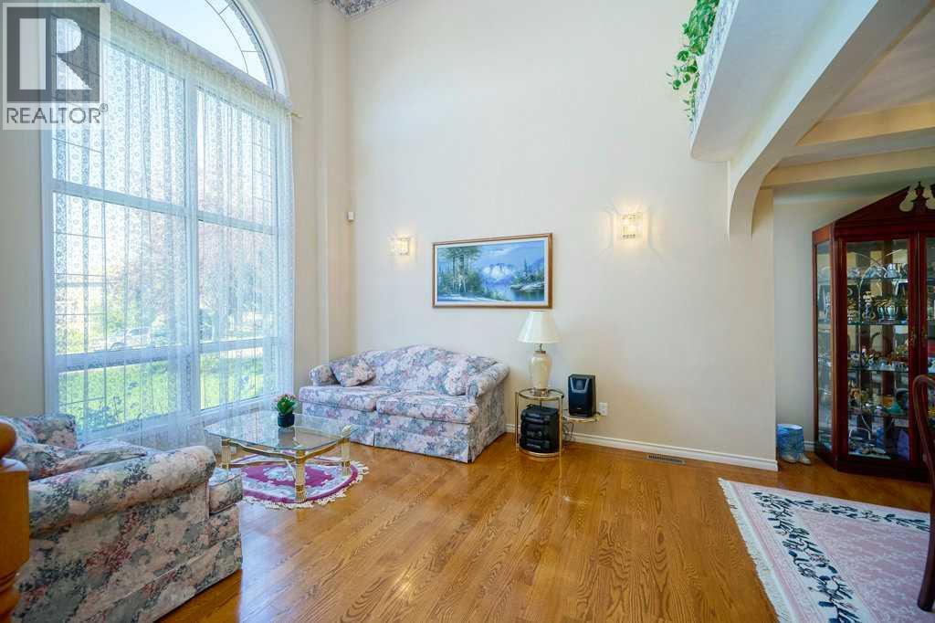 Single Family House for Sale in  Edgevalley Way NW Edgemont Calgary 