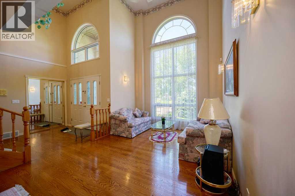Single Family House for Sale in  Edgevalley Way NW Edgemont Calgary 