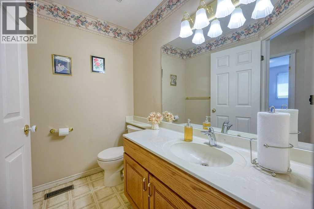 Single Family House for Sale in  Edgevalley Way NW Edgemont Calgary 