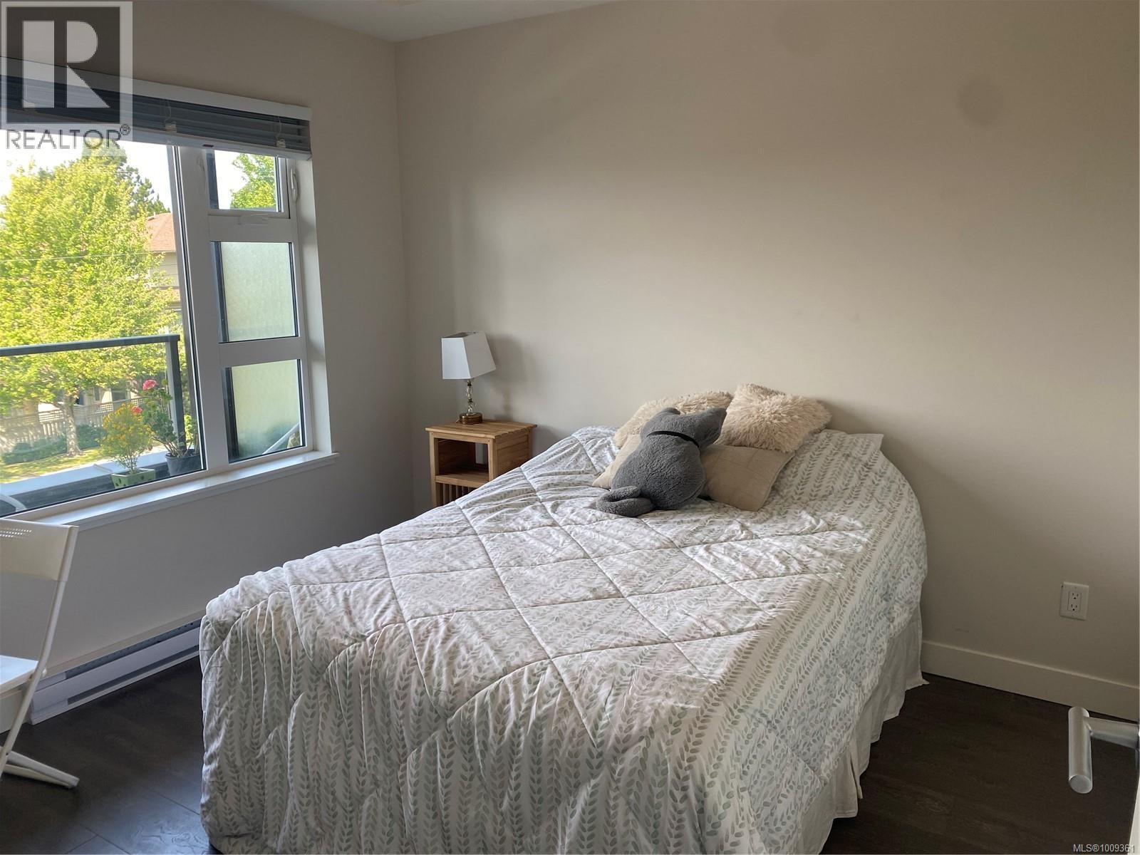 Photo 43 of 312 3333 Glasgow Ave, Saanich BC