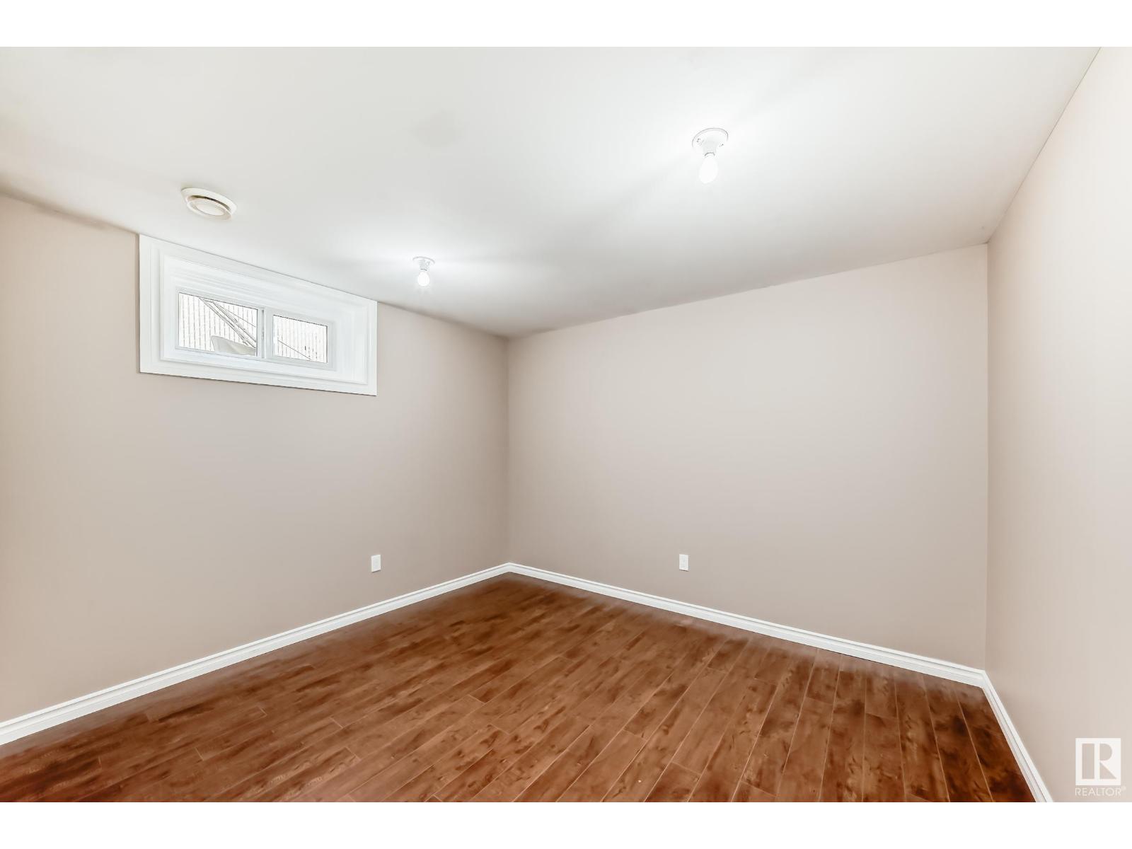 Photo 27 of 8511 70 St Nw, Edmonton AB