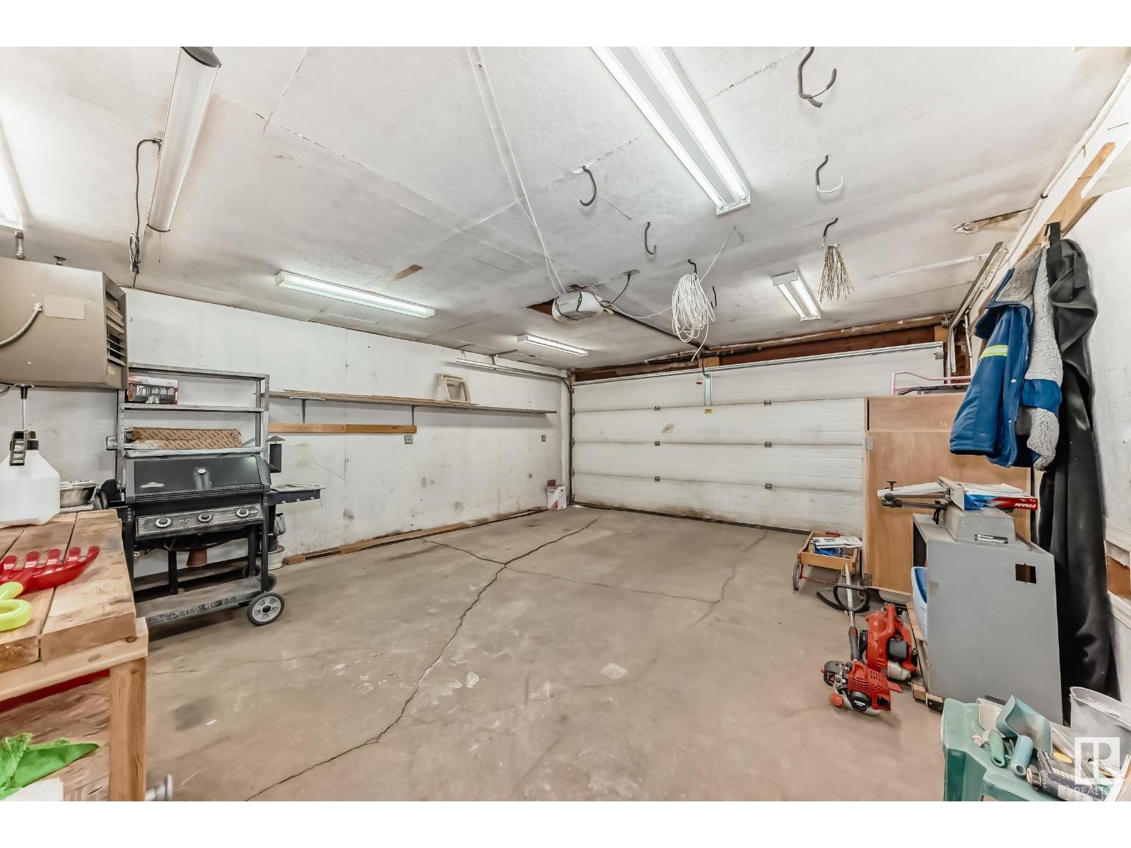 Photo 30 of 8511 70 St Nw, Edmonton AB