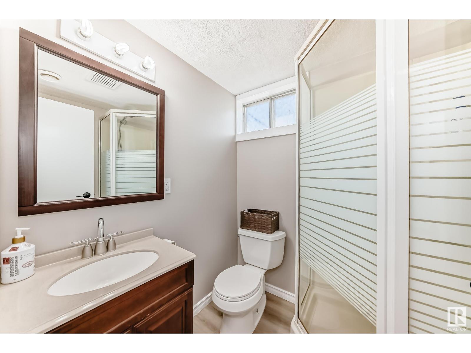 Photo 23 of 8511 70 St Nw, Edmonton AB