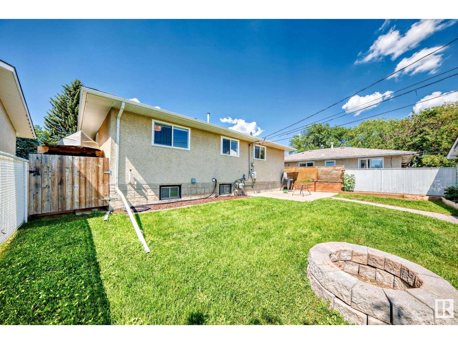Photo 20 of 8511 70 St Nw, Edmonton AB