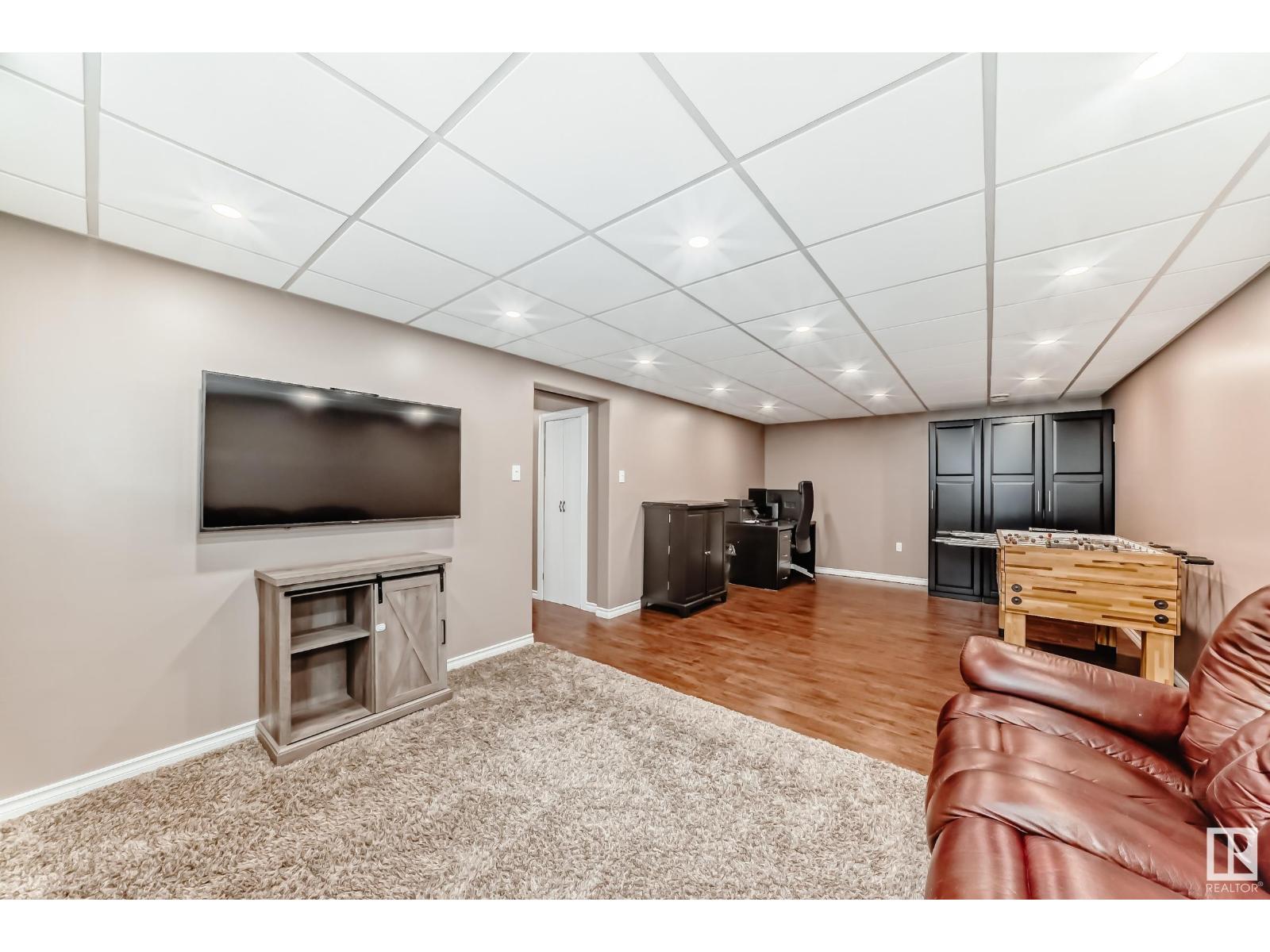 Photo 12 of 8511 70 St Nw, Edmonton AB