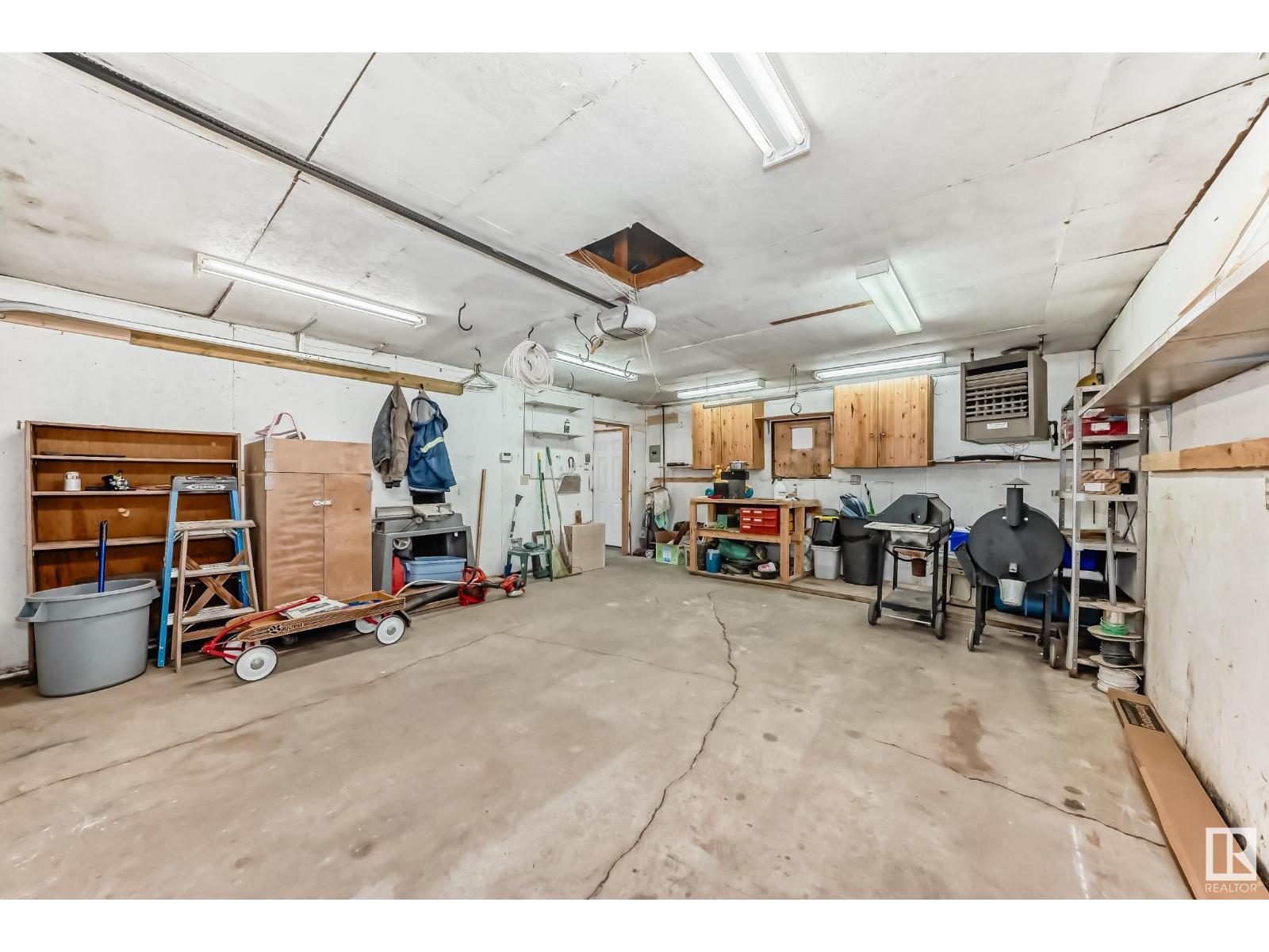 Photo 40 of 8511 70 St Nw, Edmonton AB