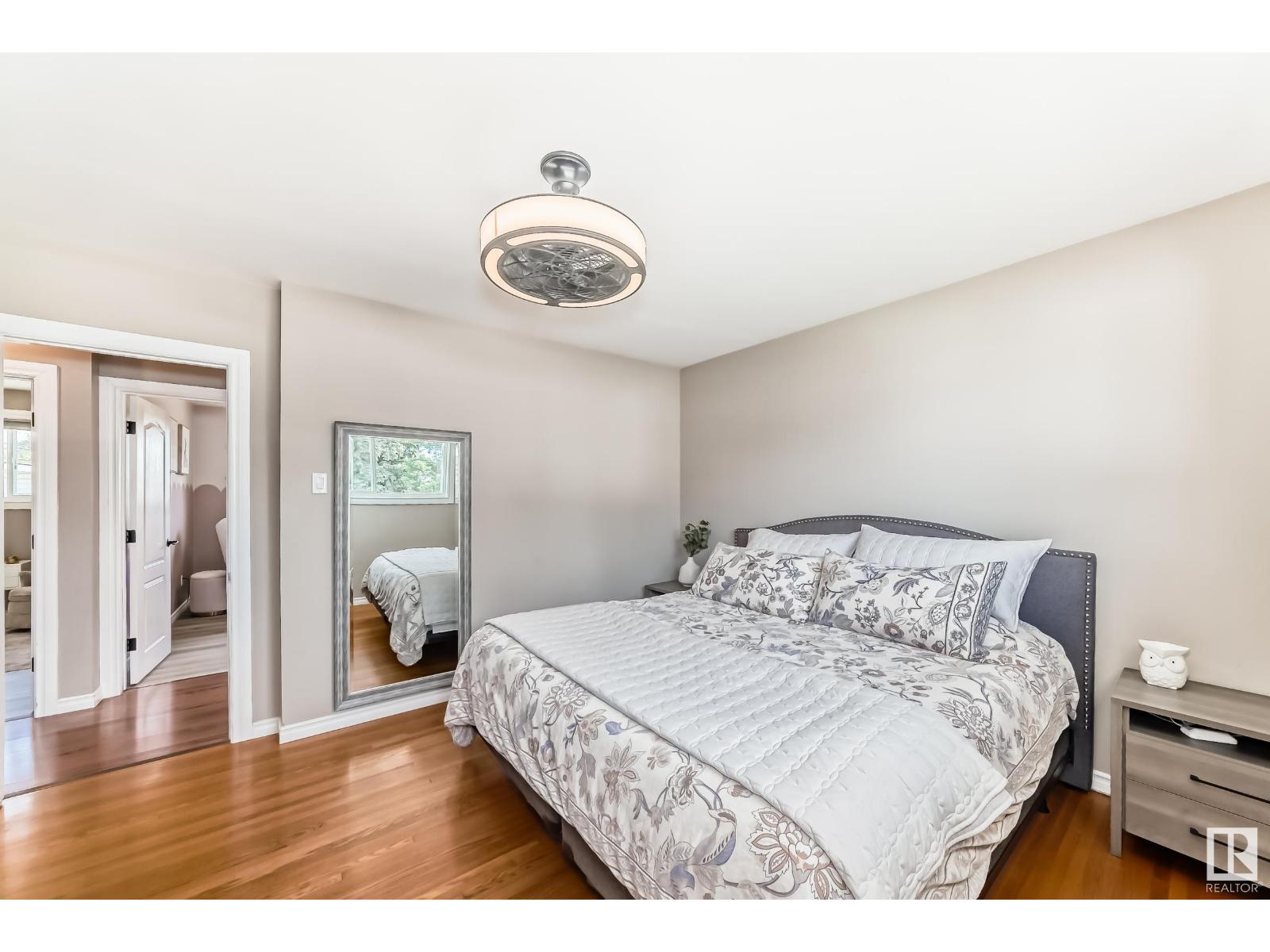 Photo 33 of 8511 70 St Nw, Edmonton AB