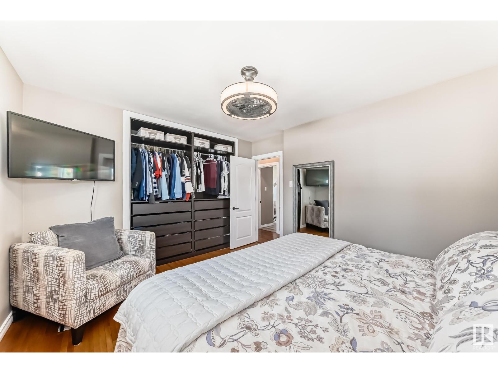 Photo 8 of 8511 70 St Nw, Edmonton AB