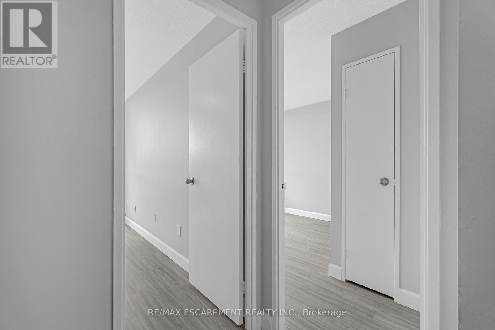 Photo 13 of 3308 150 Charlton Avenue E, Hamilton ON