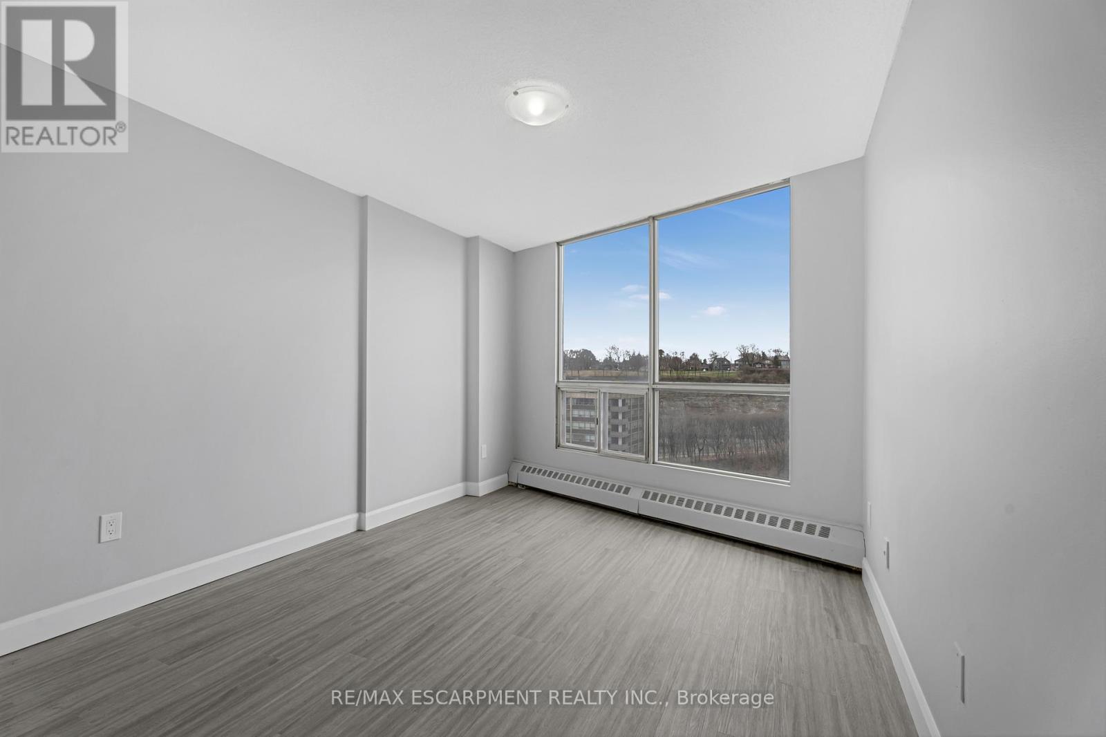 Photo 14 of 3308 150 Charlton Avenue E, Hamilton ON