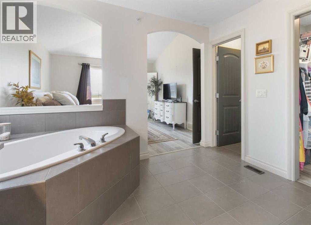 Photo 24 of 11 Muirfield Close, Lyalta AB