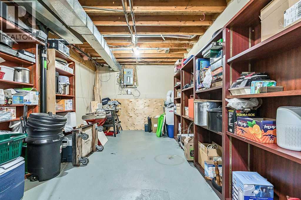Single Family House 3 Level for Sale in  Shawfield Way SW Shawnessy Calgary 