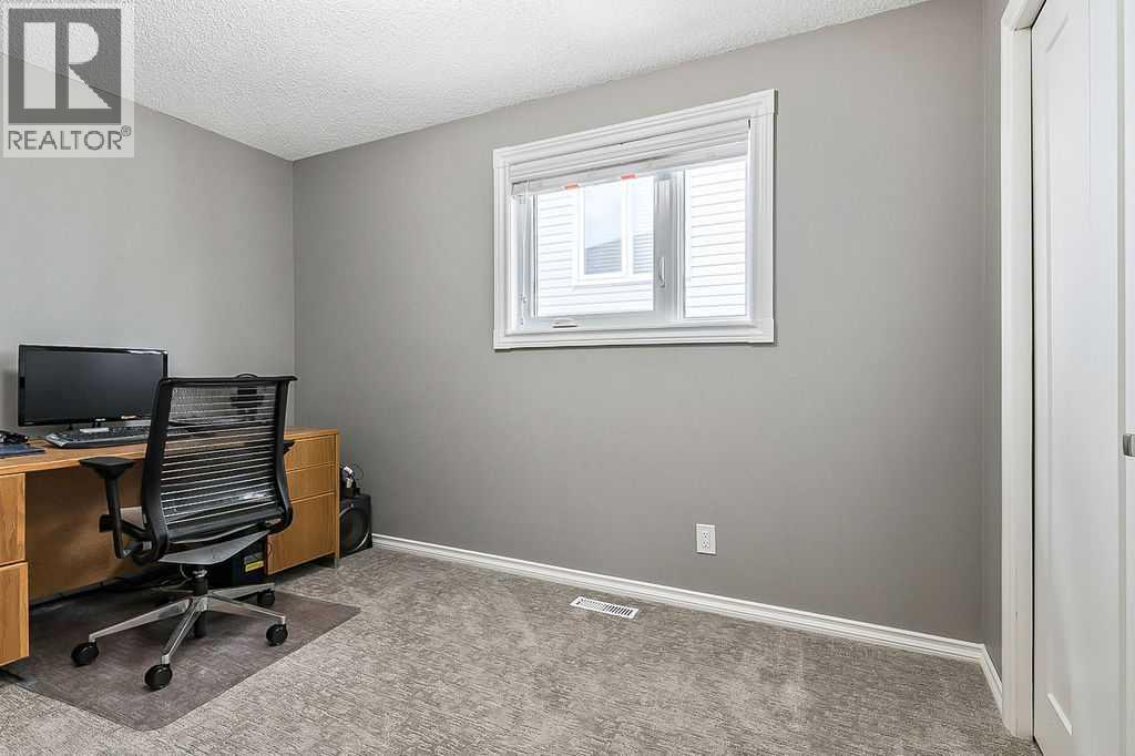 Single Family House 3 Level for Sale in  Shawfield Way SW Shawnessy Calgary 