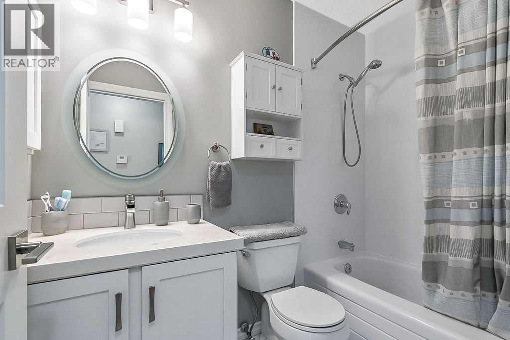 Single Family House 3 Level for Sale in  Shawfield Way SW Shawnessy Calgary 