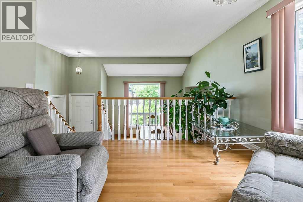 Single Family House 3 Level for Sale in  Shawfield Way SW Shawnessy Calgary 