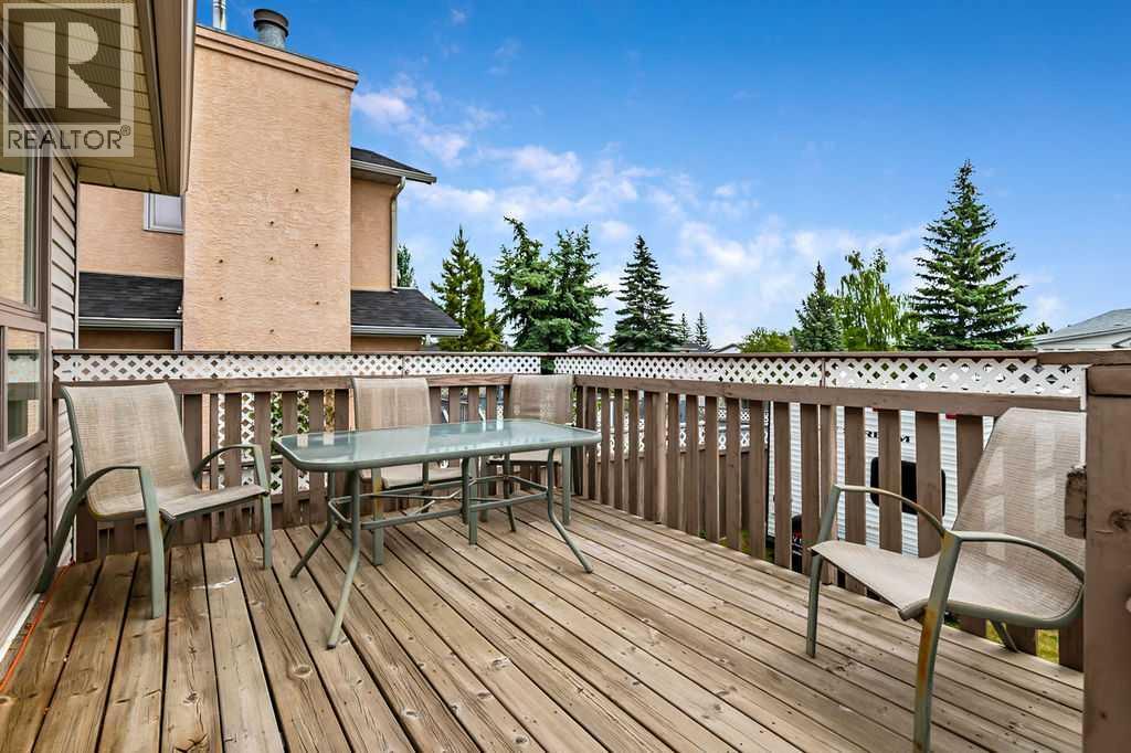 Single Family House 3 Level for Sale in  Shawfield Way SW Shawnessy Calgary 