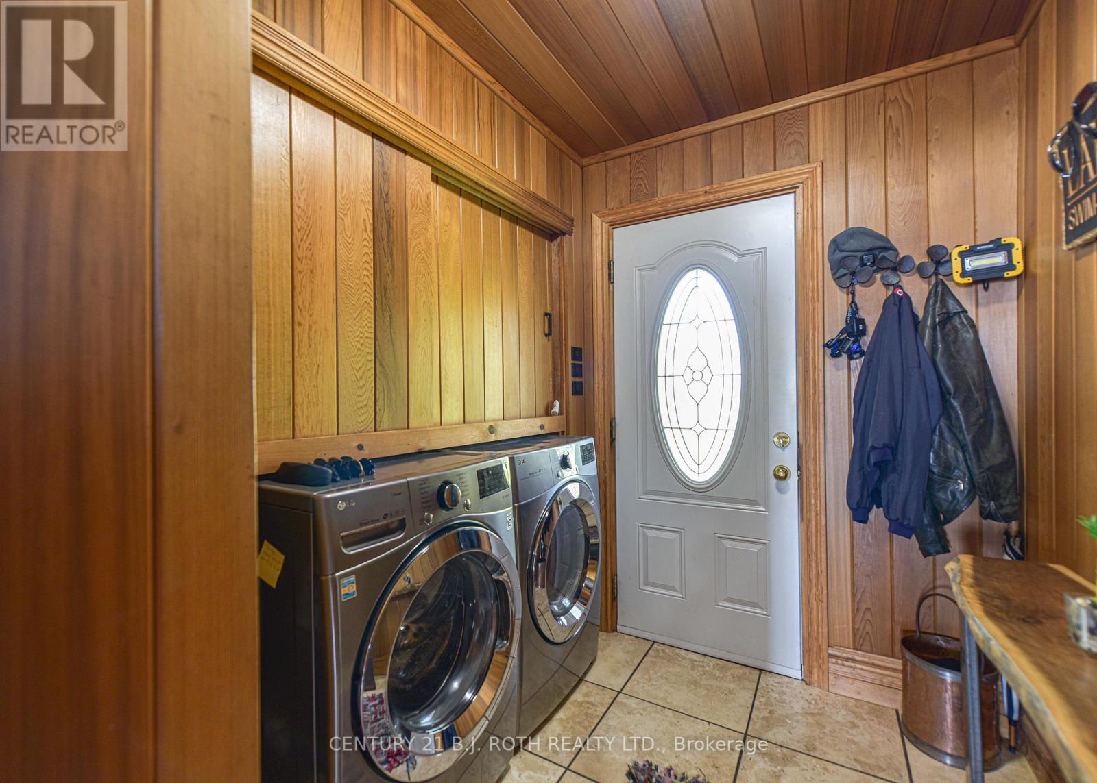 Photo 12 of 3939 Menoke Beach Road, Severn ON