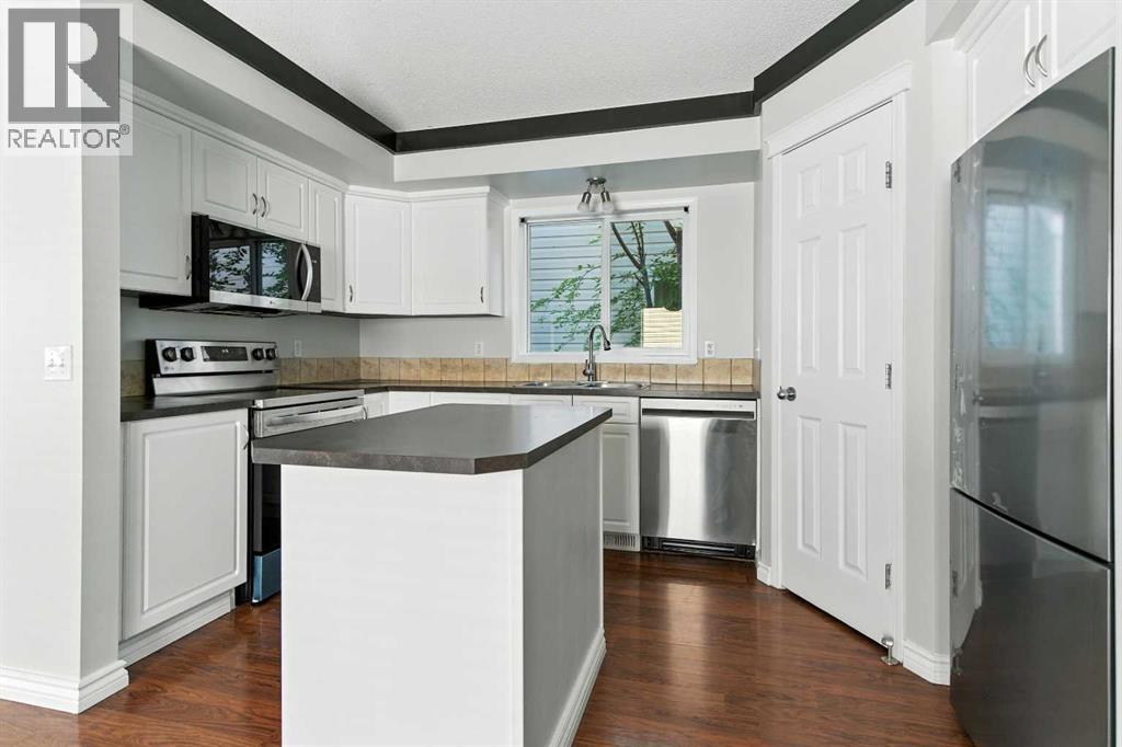 Single Family House 4 Level for Sale in  Evermeadow Road SW Evergreen Calgary 