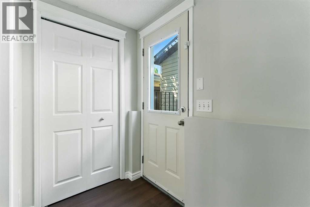 Single Family House 4 Level for Sale in  Evermeadow Road SW Evergreen Calgary 