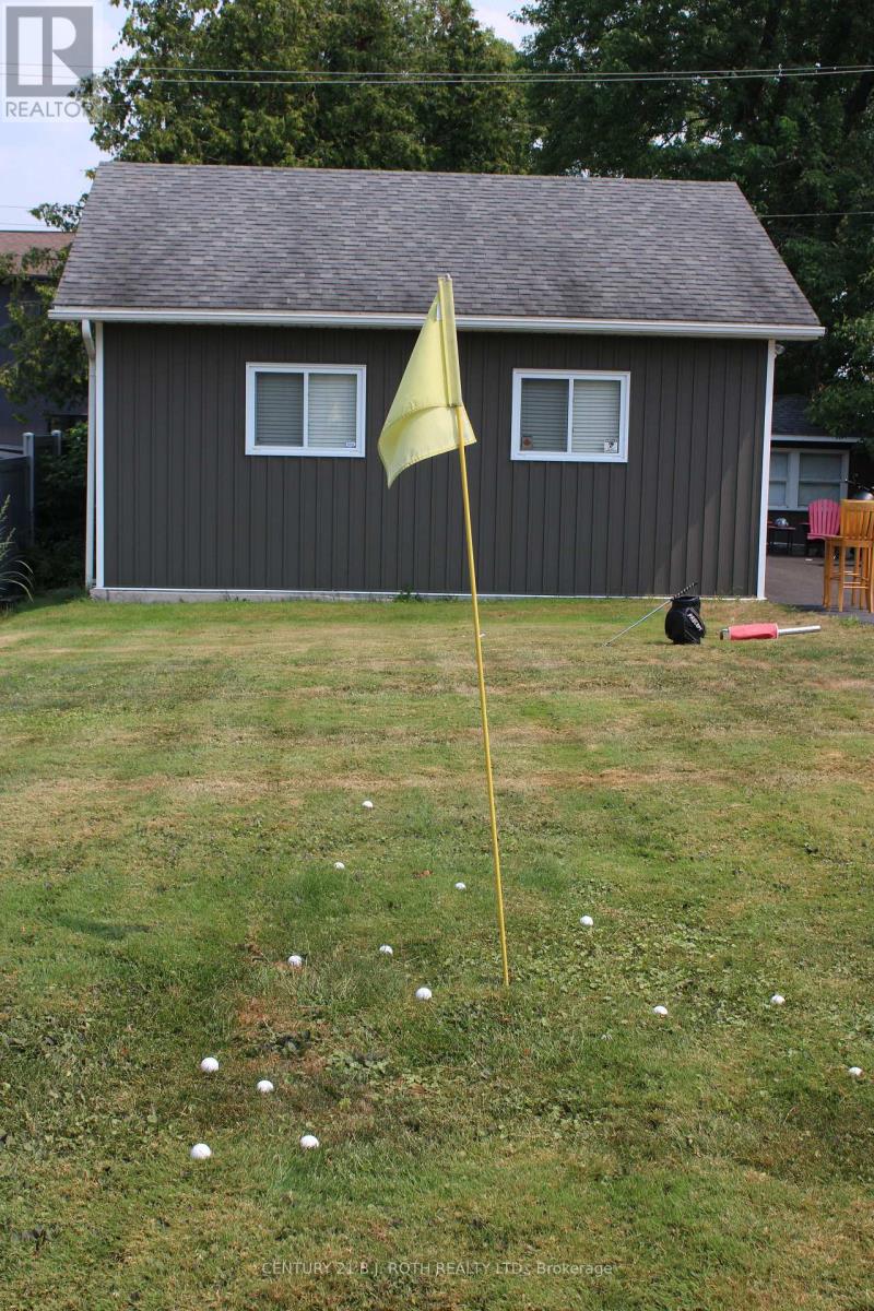 Photo 36 of 3939 Menoke Beach Road, Severn ON