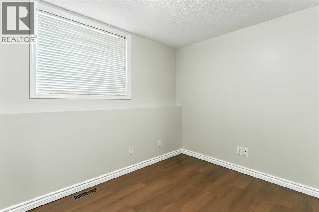 Single Family House 4 Level for Sale in  Evermeadow Road SW Evergreen Calgary 