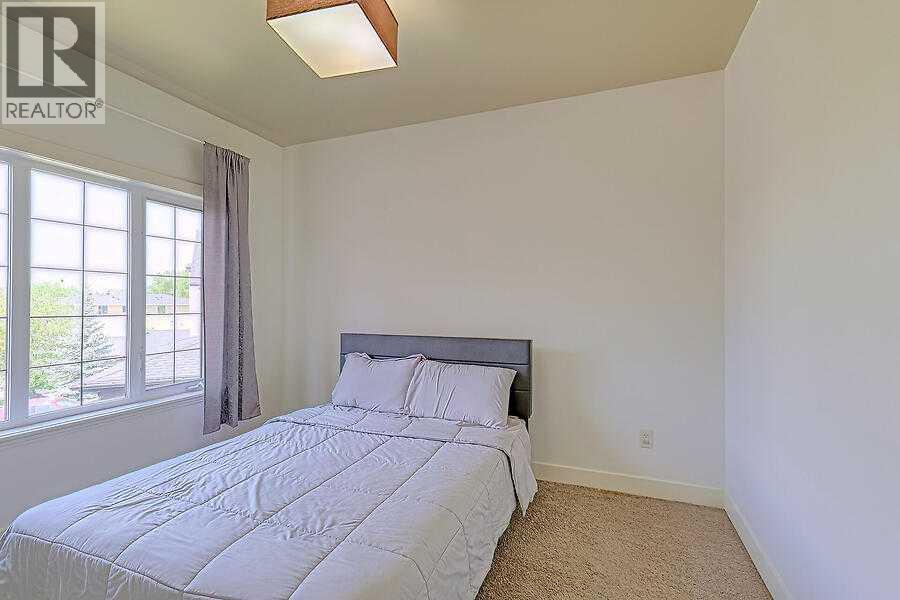 Single Family House for Sale in  Rockcliff Point NW Rocky Ridge Calgary 
