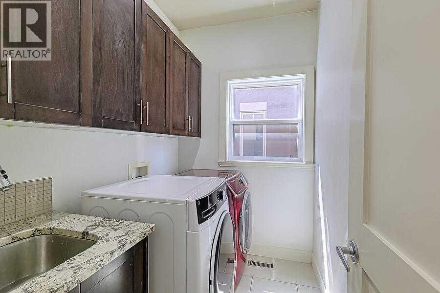 Single Family House for Sale in  Rockcliff Point NW Rocky Ridge Calgary 