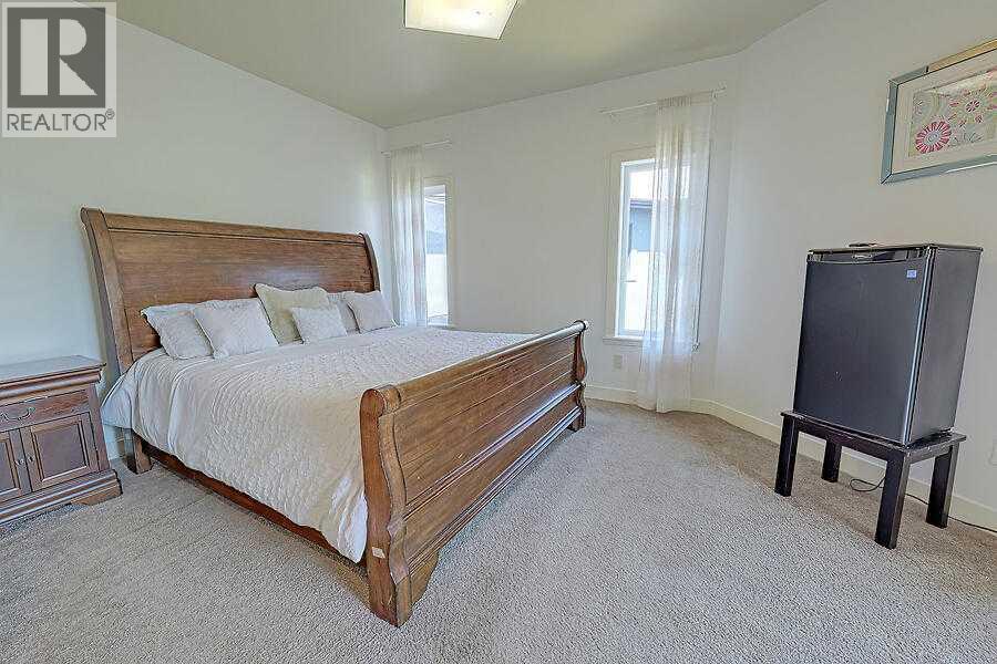 Single Family House for Sale in  Rockcliff Point NW Rocky Ridge Calgary 
