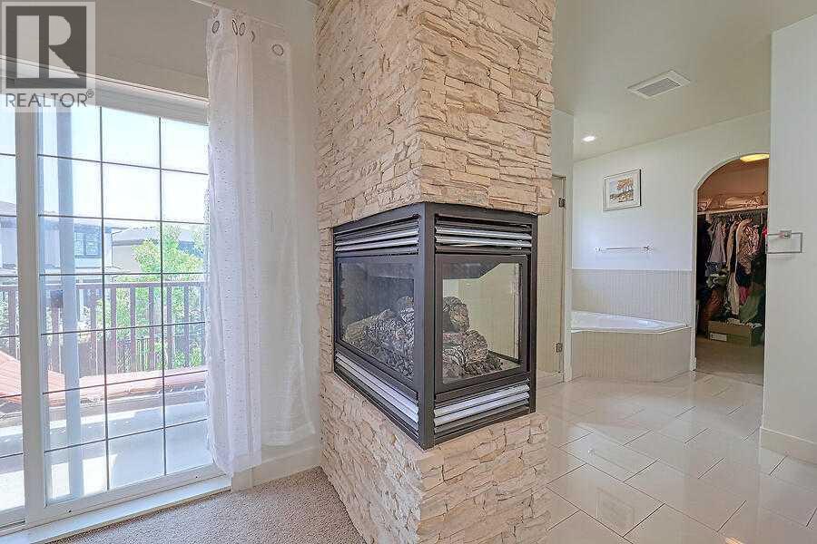 Single Family House for Sale in  Rockcliff Point NW Rocky Ridge Calgary 