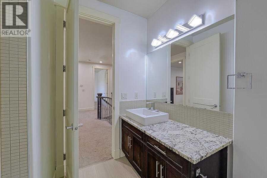 Single Family House for Sale in  Rockcliff Point NW Rocky Ridge Calgary 