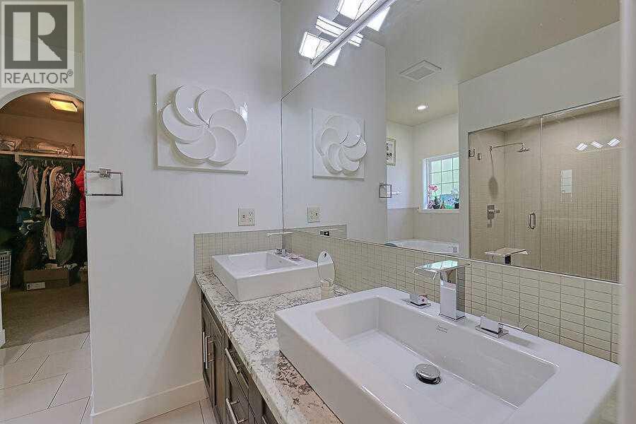 Single Family House for Sale in  Rockcliff Point NW Rocky Ridge Calgary 