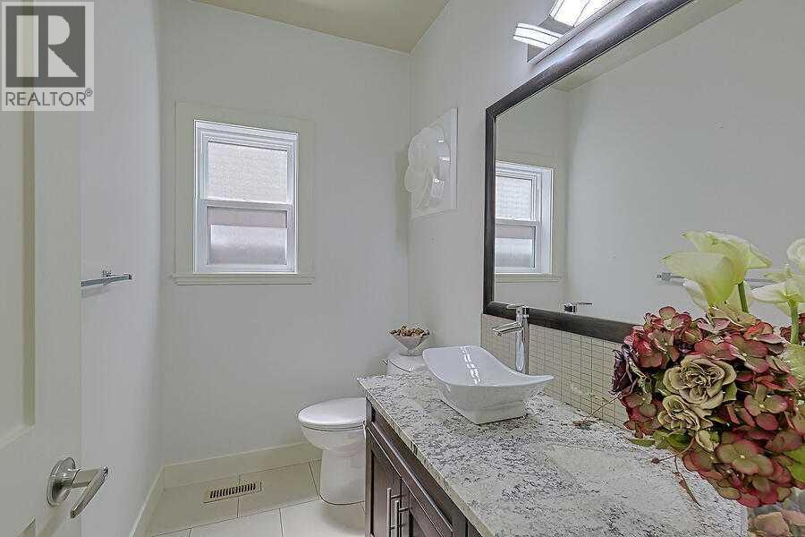 Single Family House for Sale in  Rockcliff Point NW Rocky Ridge Calgary 