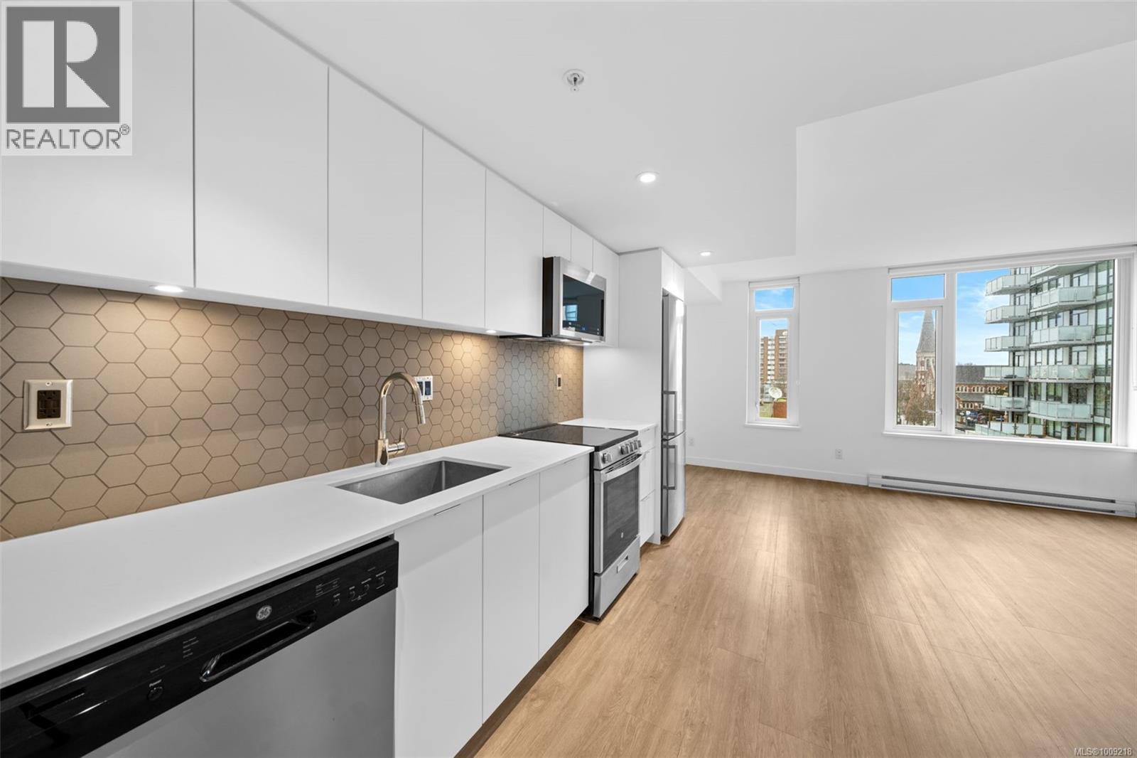 802 845 Johnson Street, Victoria