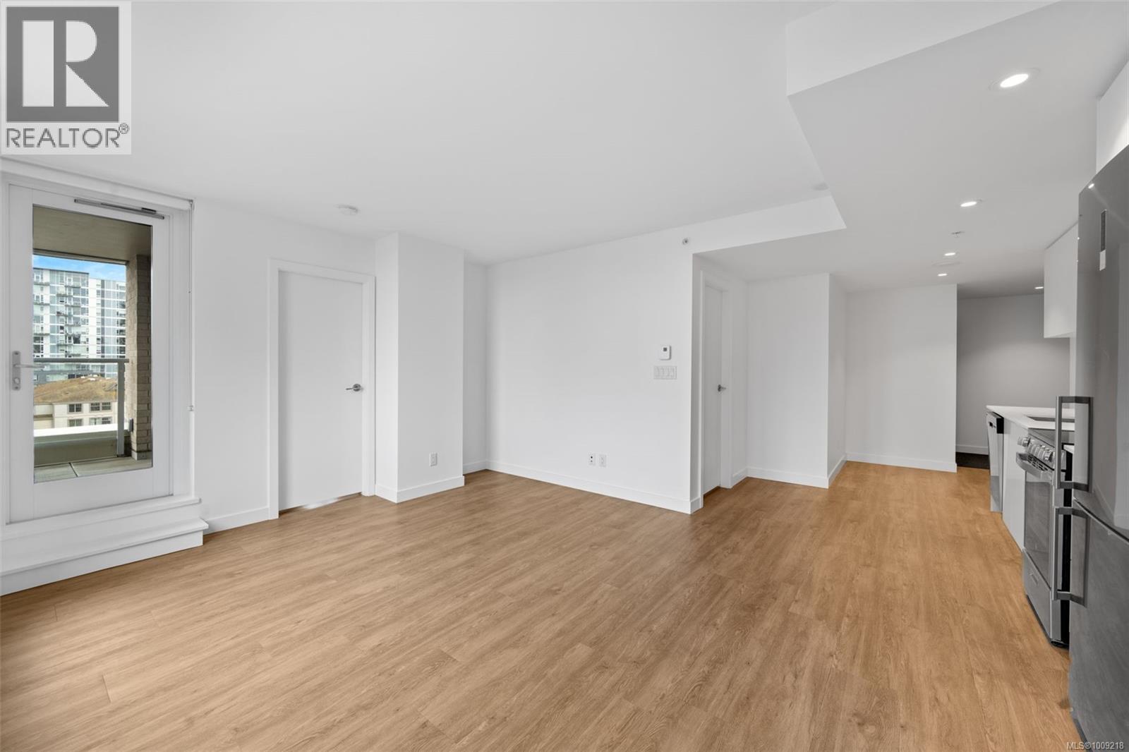 802 845 Johnson Street, Victoria